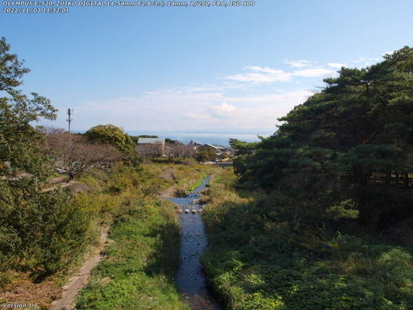 境川(別府市) イナコスの橋からの境川と別府湾