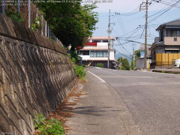 扇山町(別府市) 高速道路沿いに進む