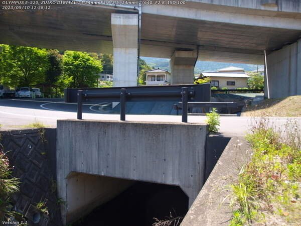 南立石板地町(別府市) 板地川と52号線の交差地点