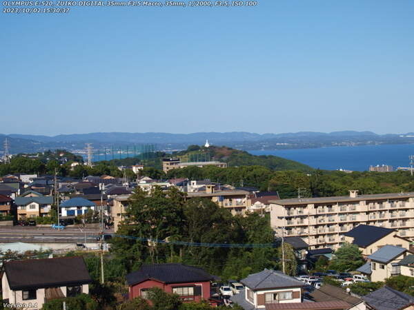 南立石板地町(別府市) 実相寺山が見える