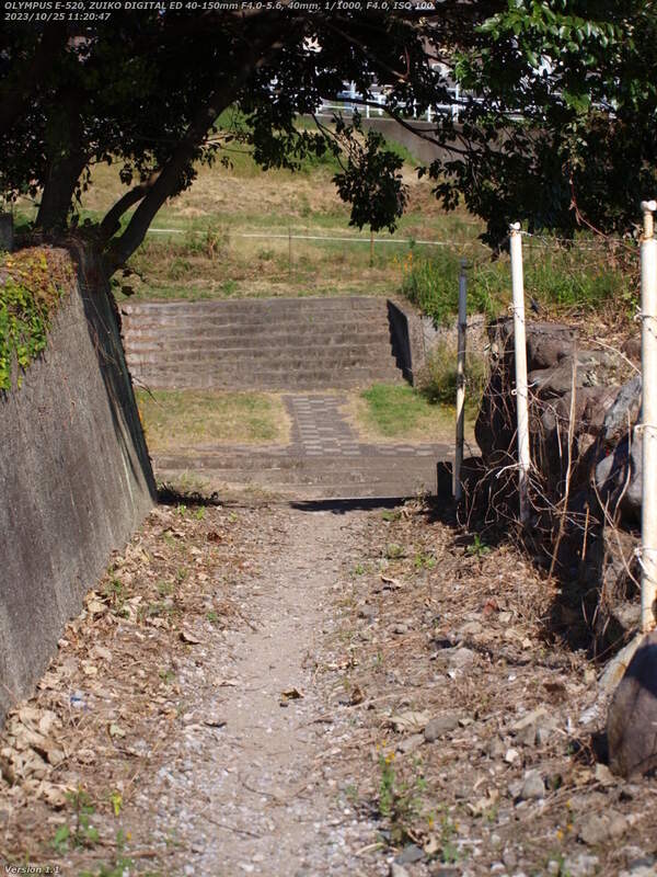 南立石生目町(別府市) 境川への狭い道