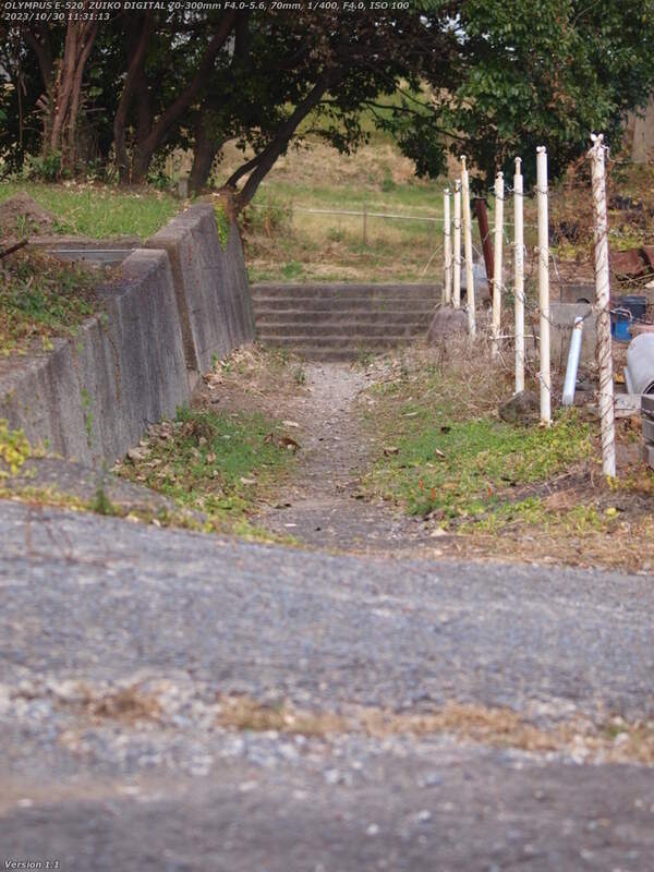 南立石生目町(別府市) 境川への細い道