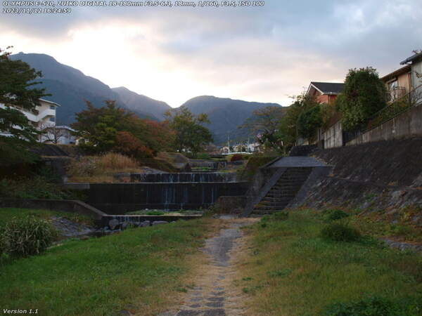 境川(別府市) 河川敷広場を上流へ進む