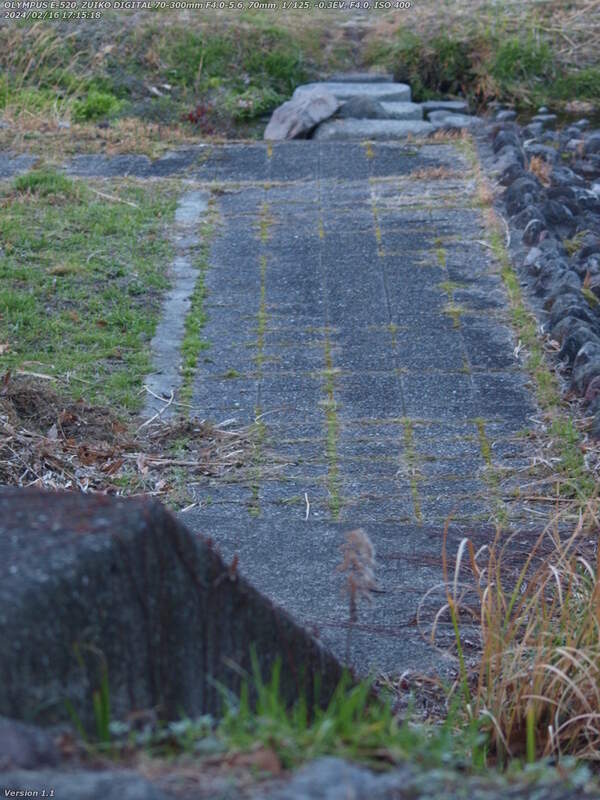 南立石二区(別府市) 西別府団地の手前で河川敷広場へ下る