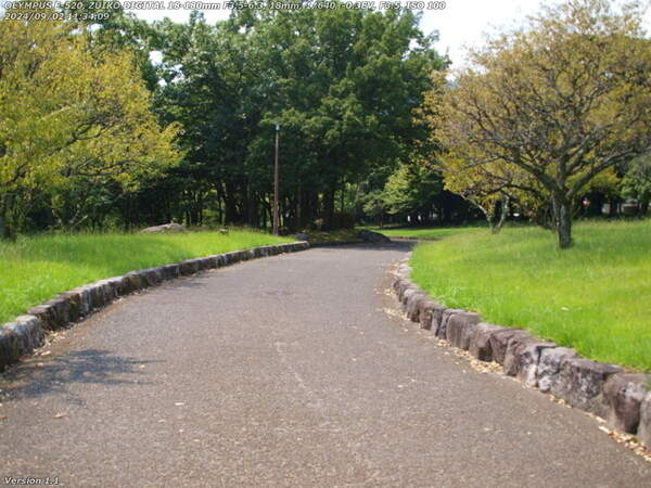 南立石公園(別府市) 南立石公園を南西へ歩く