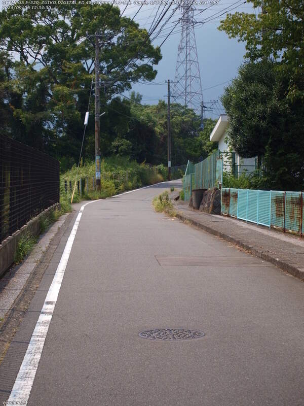 荘園(別府市) 別府支援学校の裏手の道で自宅を目指す