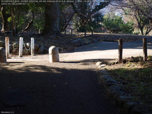 南立石公園(別府市) 境川の土手上の遊歩道へ