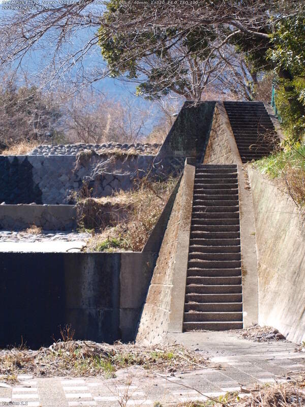 境川(別府市) 境川の河川敷広場で一番長い階段だと思う