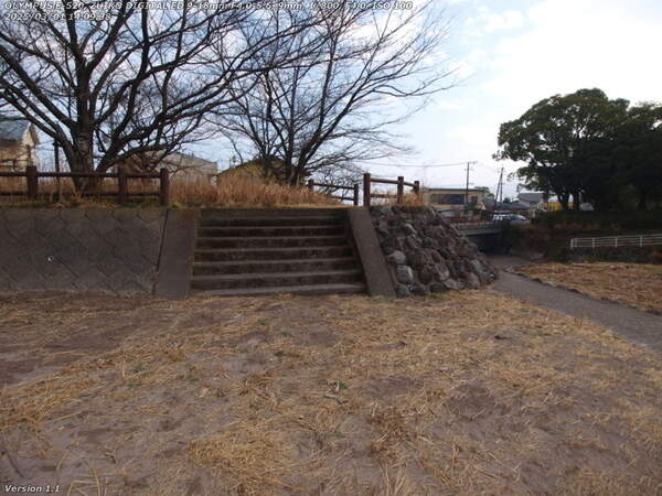 境川(別府市) 古戦場橋の手前で階段を上る