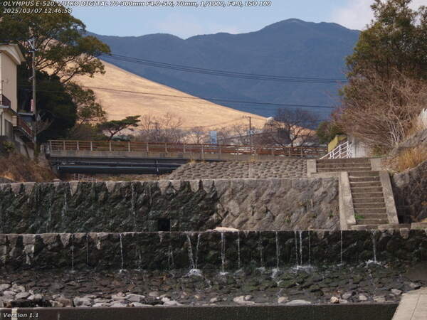 境川(別府市) 古戦場橋の先に見える扇山