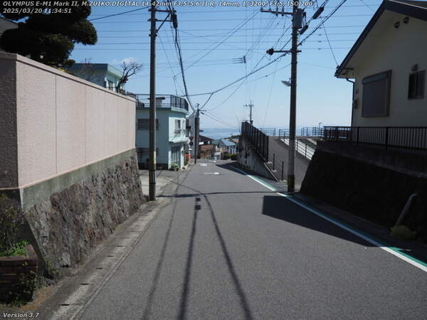 南立石二区(別府市) 南立石二区の住宅地を下る