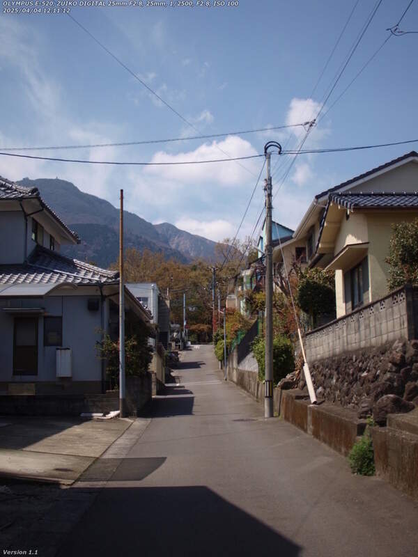 南荘園町(別府市) 南荘園町の住宅地を南立石公園目指して歩く