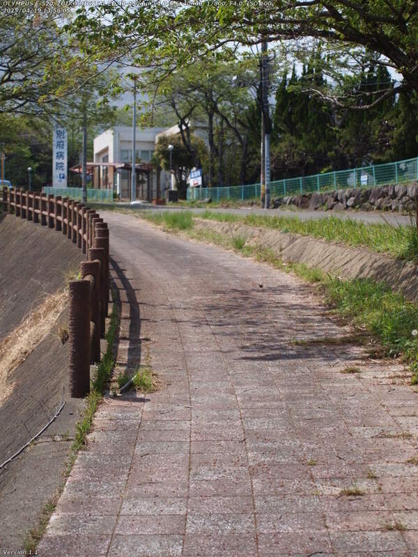 境川(別府市) スロープで道路へ