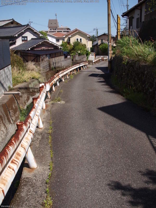 南立石板地町(別府市) 板地川の右岸を下る