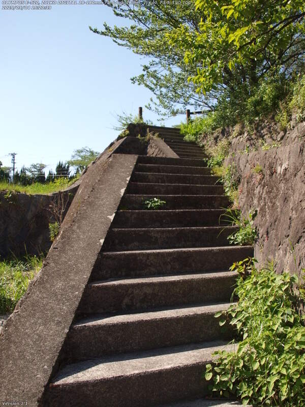 境川(別府市) 階段で砂防ダムを越える