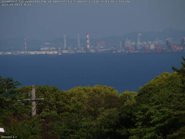 境川(別府市) 別府湾の先に見える日本製鉄