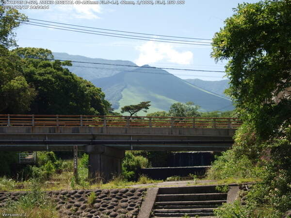 境川(別府市) 古戦場橋と扇山