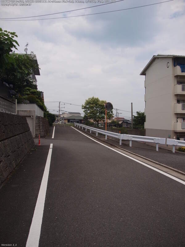 南立石二区(別府市) 西別府団地の上の道路で境川を目指す