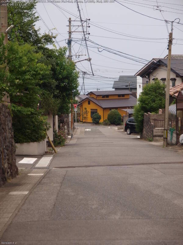 南荘園町(別府市) 六角温泉が見える