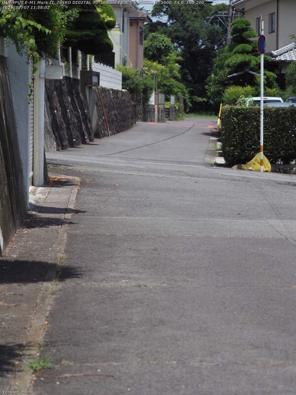 南立石生目町(別府市) 生目町を境川を目指して進む