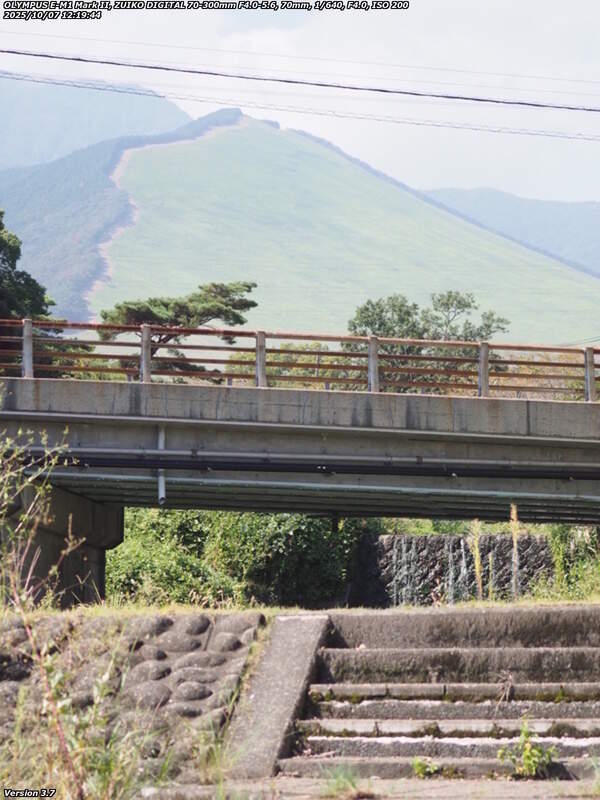 境川(別府市) 古戦場橋と扇山