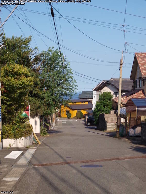 南荘園町(別府市) 六角温泉が見えてきた