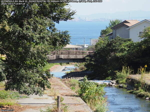 境川(別府市) であい橋と別府湾