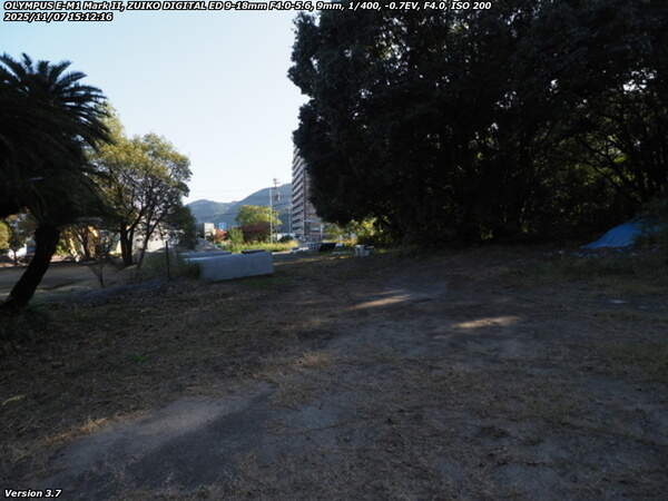 鶴見園公園(別府市) 公園を抜けると西部地区公民館の横に出る