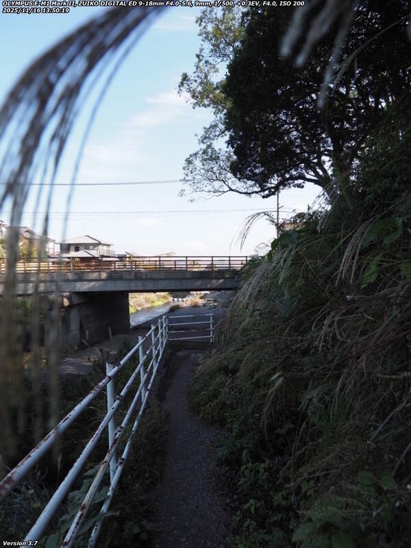 南立石公園(別府市) 階段で河川敷へ下る