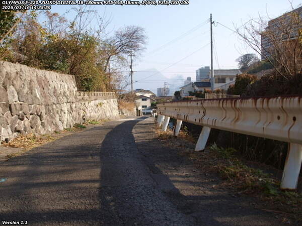 南立石板地町(別府市) 板地川沿いに下流へ進む