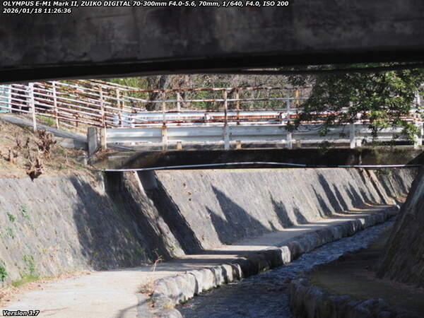 板地川(別府市) 青山橋をくぐって下流へ