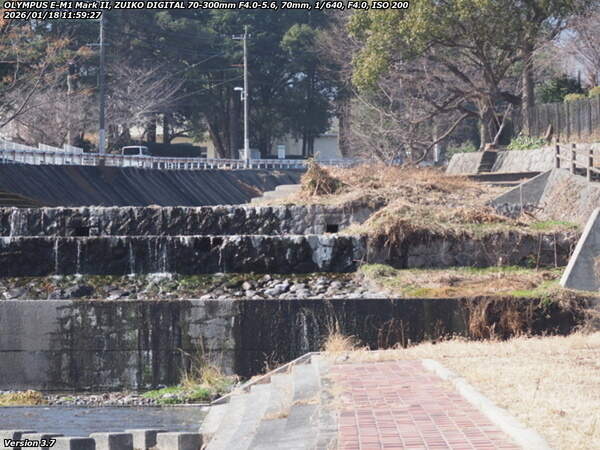 境川(別府市) 左岸の河川敷を上流へ