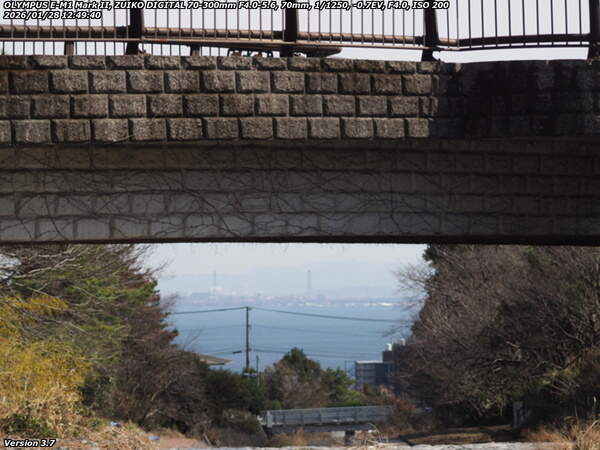 境川(別府市) であい橋をくぐる